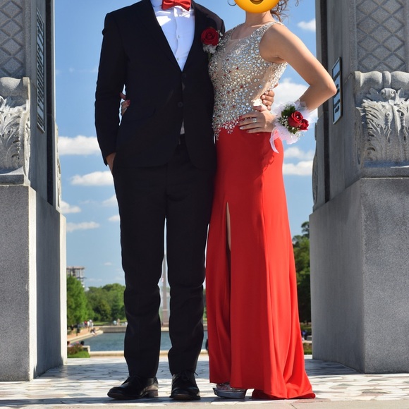 Red prom dress - Picture 1 of 4